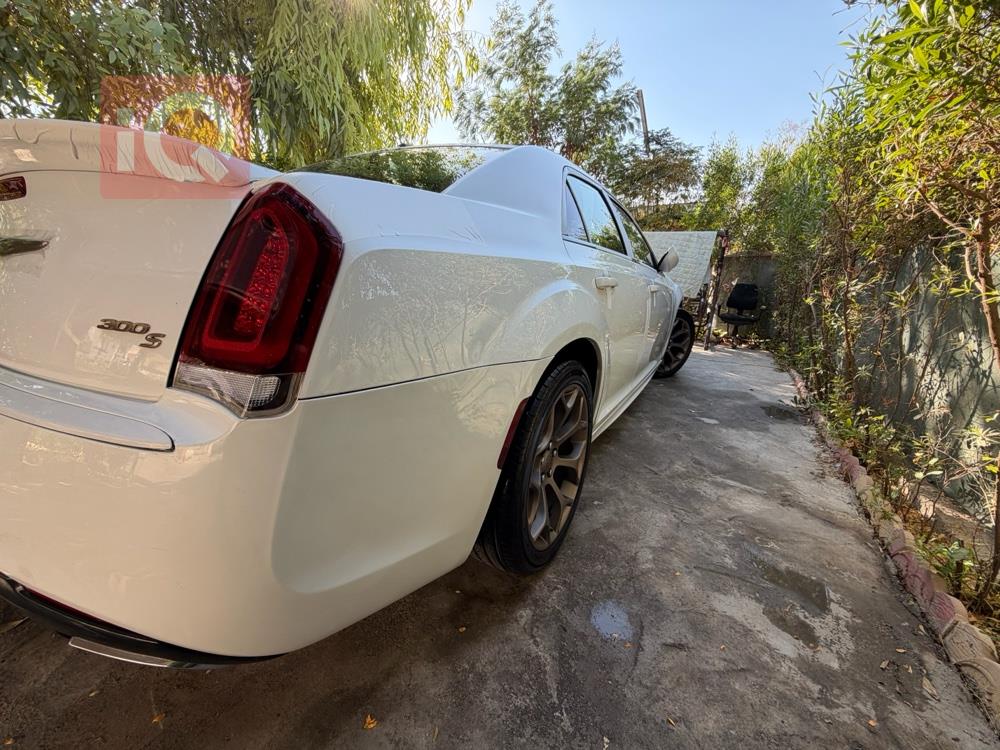 کرایسلەر 300